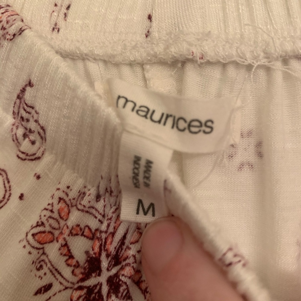 Maurice’s Medium off the shoulder short sleeve EUC - Picture 7 of 8